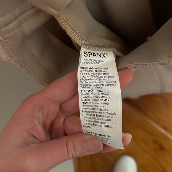 NWT SPANX Air Essentials Sleeveless Jumpsuit - Picture 7 of 7